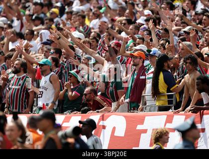 New Jersey, Stati Uniti. 8 luglio 2025. Tifosi del Fluminense durante la semifinale della Coppa del mondo Fluminense FC vs Chelsea al Metlife Stadium, New Jersey. Il credito per immagini dovrebbe essere: David Klein/Sportimage Credit: Sportimage Ltd/Alamy Live News Foto Stock