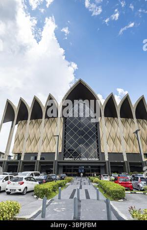 Kuching, Malesia - 05.17.2023: Architettura del Museo delle Culture del Borneo presso il complesso del Museo Sarawak a Kuching, Malesia, Asia Foto Stock