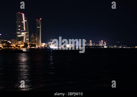 Foto notturna dal molo di Limassol Foto Stock
