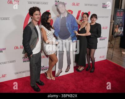Los Angeles, Stati Uniti. 8 luglio 2025. (L-R) Logan Lerman, Geraldine Viswanathan, Molly Gordon e Sophie Brooks presso "OH, HI!" di Sony Pictures Classics Los Angeles Special Screening si è tenuto presso l'AMC The Grove 14 a Los Angeles, CALIFORNIA martedì 8 luglio 2025. (Foto di Sthanlee B. Mirador/Sipa USA) credito: SIPA USA/Alamy Live News Foto Stock