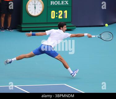 24 marzo 2019, Miami Gardens, Florida, Stati Uniti d'America: MIAMI GARDENS, FLORIDA - 24 MARZO: Novak Djokovic il giorno 7 del Miami Open presentato da Itau all'Hard Rock Stadium il 24 marzo 2019 a Miami Gardens, Florida. (Immagine di credito: © SMG via ZUMA Wire) Foto Stock