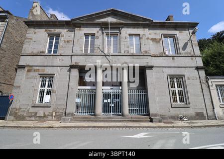 Tribunale, vista esterna, città di Dinan, dipartimento Côtes d'Armor, Bretagna, Francia Foto Stock