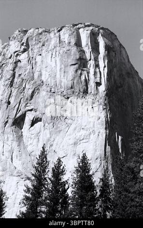 Vista di El Capitan nel Parco Nazionale di Yosemite, CALIFORNIA, USA, cca. 1988 Foto Stock