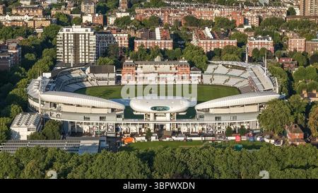 Una vista aerea dei Lord e del Lord's Pavilion durante il 3° Rothesay test Match Day 1 Inghilterra contro India a Lords, Londra, Regno Unito, 10 luglio 2025 Foto Stock
