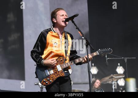 REGNO UNITO. 27 giugno 2025. SHEPTON MALLET, INGHILTERRA - GIUGNO 27: Alex Kapranos di "Franz Ferdinand" che si esibisce sull'altro palco al Glastonbury Festival, Worthy Farm, Pilton, il 27 giugno 2025 a Shepton Mallet, Inghilterra.CAP/Mar © Mar/Capital Pictures Credit: Capital Pictures/Alamy Live News Foto Stock