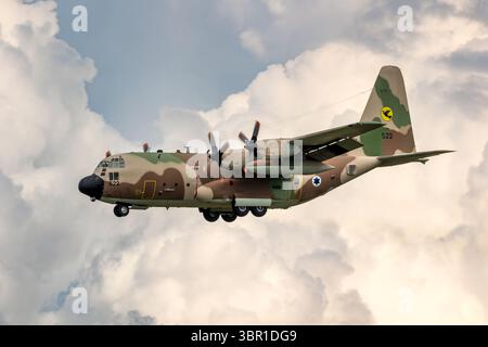 Aereo da trasporto militare Lockheed C-130 Hercules dell'aviazione israeliana (IDF) in arrivo alla base aerea di Norvenich durante l'esercitazione Blue Wings. Norvenich, Germania Foto Stock