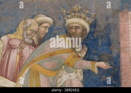 Dettaglio di un affresco del Guariento raffigurante scene di Elia nel carro ardente e episodi del Libro di Daniele. Situato a Reggia Carrarese, Pad Foto Stock