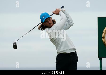 Tommy Fleetwood in azione il 3° giorno il 148° Open Championship 2019 si è svolto dal 18 al 21 luglio 2019 al Royal Portrush Golf Club nella contea di Antrim, Irlanda del Nord. Questo segnò il ritorno del torneo in Irlanda del Nord per la prima volta dal 1951. L'evento è stato notevole non solo per la vittoria di Lowry, ma anche per l'entusiasta sostegno della folla locale, celebrando il successo di un campione locale sul suolo irlandese. Foto Stock
