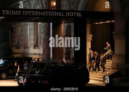 20 luglio 2020, Washington, District of Columbia, USA: Il presidente degli Stati Uniti Donald J. Trump esce dal Trump International Hotel il 20 luglio 2020 a Washington, DC., dopo aver incontrato i sostenitori di un comitato congiunto di raccolta fondi (Credit Image: © Oliver Contreras/CNP via ZUMA Wire) Foto Stock