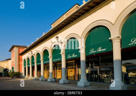 Negozio di Bulgari, Designer Outlet, Serravalle Scrivia, provincia di Alessandria, Italia Foto Stock