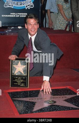 PATRICK SWAYZE è stato premiato con la Hollywood Walk of Fame Star 1997.k9549fb. (Immagine di credito: © Fitzroy Berrett/ZUMA Wire) Foto Stock