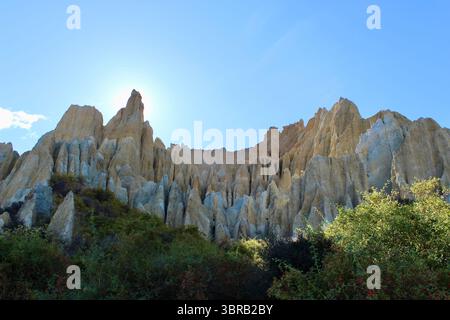 Cattedrali di argilla, Omarama Clay Cliffs, Geological Wonders, Waitaki Valley Foto Stock