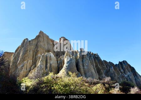 Cattedrali di argilla, Omarama Clay Cliffs, Geological Wonders, Waitaki Valley Foto Stock