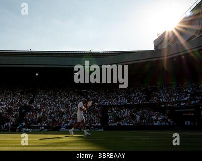 Wimbledon, Regno Unito. 11 luglio 2025. Novak Djokovic (SRB) nelle semifinali per gentiluomini durante Wimbledon 2025. Crediti: Corleve/Alamy Live News Foto Stock