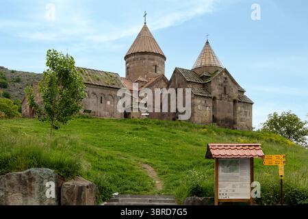 Goshavank, un complesso monastico medievale nella provincia di Tavush in Armenia, è un esempio significativo di architettura religiosa del XII e XIII secolo Foto Stock