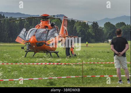 Elicottero Airbus per la difesa civile - EC-135, al festival dell'aeroporto di Durach, Allgaeu, Svevia, Baviera, Germania Foto Stock
