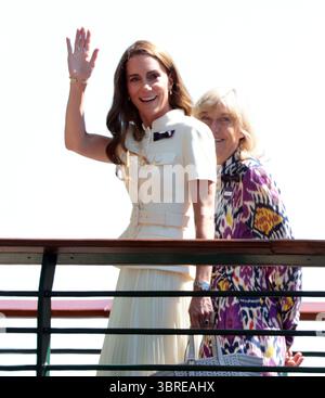 Londra, Regno Unito. 12 luglio 2025. Catherine, Principessa di Galles, arriva ai Campionati di Wimbledon 2025 per la finale femminile dei singoli a Londra sabato 12 luglio 2025. Foto di Hugo Philpott/UPI credito: UPI/Alamy Live News Foto Stock