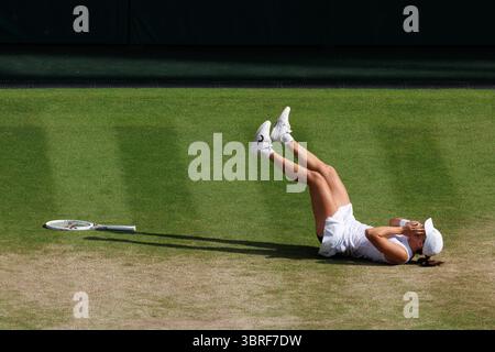 Wimbledon, Regno Unito. 12 luglio 2025. IgA Swiatek (POL) vince il Ladie's Championship a Wimbledon 2025. Crediti: Corleve/Alamy Live News Foto Stock