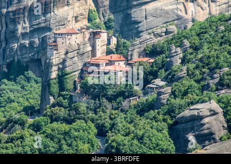Meteora: Il monastero di Roussanou. Kalambaka, Grecia. Foto Stock