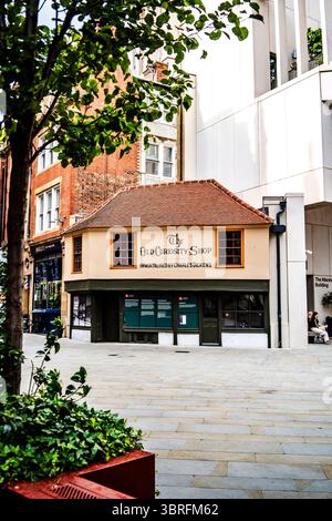 Esterno dell'Old Curiosity Shop in Portsmouth Street, Londra, notoriamente legato a Charles Dickens e al suo omonimo romanzo del 1841, a Londra, Regno Unito Foto Stock