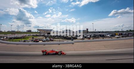 Newton, Ia, Stati Uniti. 12 luglio 2025. Il pilota DELLA SERIE NTT INDYCAR, JOSEF NEWGARDEN (2) (USA) di Nashville, TN, corre in curva durante il SYNK 275 MOTORIZZATO SUKUP all'Iowa Speedway di NEWTON IA. (Credit Image: © Walter G. Arce Sr./ASP via ZUMA Press Wire) SOLO PER USO EDITORIALE! Non per USO commerciale! Foto Stock