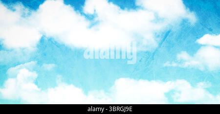 Scenografia orizzontale che mostra nuvole di cumulus bianche che si spostano su uno sfondo blu brillante, spazio di copia Foto Stock
