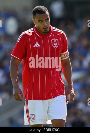 Chesterfield, Regno Unito. 12 luglio 2025. Murillo di Nottingham Forest durante la partita amichevole tra Chesterfield e Nottingham Forest Pre Season allo SMH Group Stadium di Chesterfield. Il credito per immagini dovrebbe essere: Cody Froggatt/Sportimage Credit: Sportimage Ltd/Alamy Live News Foto Stock