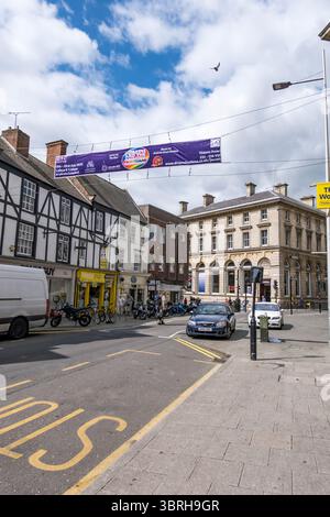 Vista lungo Silver Street fino all'angolo di High Street NatWest, Lincoln City, Lincolnshire, Inghilterra, Regno Unito Foto Stock