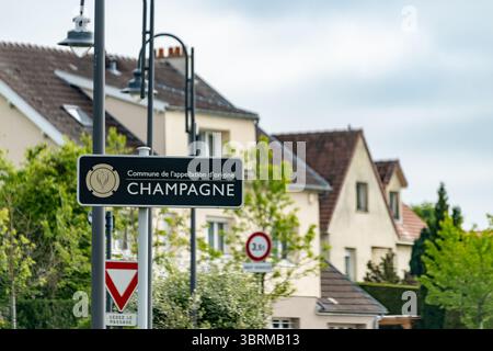 Regione vinicola vicino a Epernay, Champagne, Francia. Sigle stradali e luoghi di destinazioni, segnare percorso turistico in Champagne, triip stradale Foto Stock