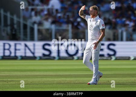 Lords Cricket Gound, Londra, Regno Unito. 13 luglio 2025. Terzo Rothesay Cricket test, giorno 4, Inghilterra contro India; Ben Stokes of England Credit: Action Plus Sports/Alamy Live News Foto Stock