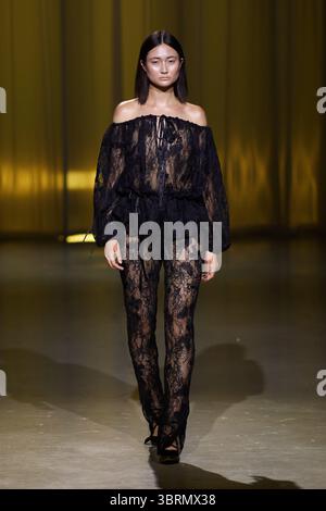 Danny Reine, presenta alla Berlin Fashion Week la nuova collezione primavera/estate 26, Models Walk the Runway, il 2 luglio 2025, Berlino, Germania Foto Stock