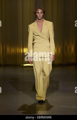 Danny Reine, presenta alla Berlin Fashion Week la nuova collezione primavera/estate 26, Models Walk the Runway, il 2 luglio 2025, Berlino, Germania Foto Stock