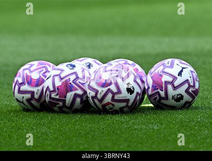 Preston, Regno Unito. 13 luglio 2025. Una visione generale delle palle orbitali della Premier League Puma prima della partita amichevole Preston North End vs Liverpool Pre Season a Deepdale, Preston. Il credito per immagini dovrebbe essere: Cody Froggatt/Sportimage Credit: Sportimage Ltd/Alamy Live News Foto Stock