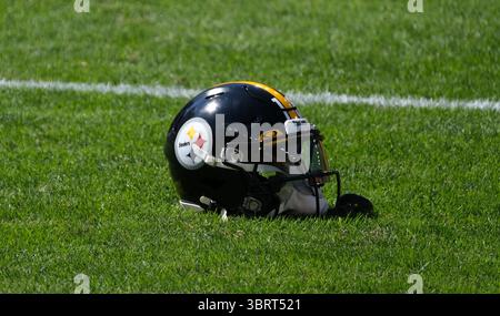 20 settembre 2020: Steelers Helmet durante i Pittsburgh Steelers vs Denver Broncos all'Heinz Field di Pittsburgh, PA. Jason Pohuski/CSM (immagine di credito: &Copy; Jason Pohuski/CSM tramite cavo ZUMA) Foto Stock