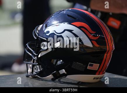 20 settembre 2020: Casco dei Broncos durante i Pittsburgh Steelers vs Denver Broncos all'Heinz Field di Pittsburgh, PA. Jason Pohuski/CSM (immagine di credito: &Copy; Jason Pohuski/CSM tramite cavo ZUMA) Foto Stock