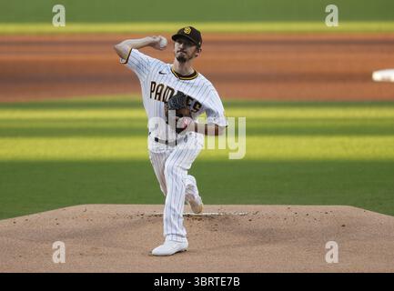 22 settembre 2020, San Diego, CA, USA: Zach Davies dei San Diego Padres si presenta contro i Los Angeles Angels nel primo inning al Petco Park di San Diego martedì 22 settembre 2020. (Immagine di credito: © TNS via cavo ZUMA) Foto Stock