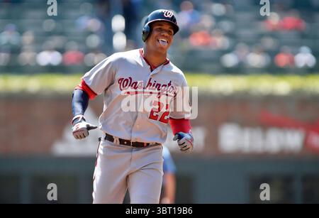 8 settembre 2019: L'esterno dei Washington Nationals Juan Soto sorride mentre si dirige verso la terza base dopo aver battuto un fuoricampo durante il terzo inning di una partita della MLB contro gli Atlanta Braves al SunTrust Park di Atlanta, GA. Austin McAfee/CSM(immagine di credito: &Copy; Austin McAfee/CSM tramite cavo ZUMA) Foto Stock