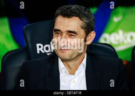 24 settembre 2019, Barcellona, BARCELLONA, Spagna: Ernesto Valverde dalla Spagna del FC Barcelona durante la partita di la Liga tra FC Barcelona e Vilareal allo stadio Camp Nou di Barcellona il 24 settembre 2019, Spagna. (Immagine di credito: © AFP7 via cavo ZUMA) Foto Stock