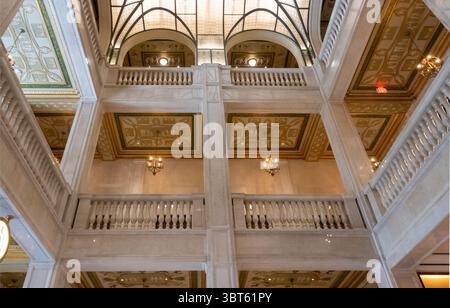 Prenota un edificio della torre a Detroit, Michigan Foto Stock