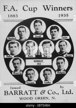 Vincitori della fa Cup Burnley 1914 sono state espresse opinioni molto diverse sui meriti di questa finale giocata tra due squadre che occupano posizioni scarse nella prima Divisione della Lega - cupa serietà e intensa determinazione hanno caratterizzato entrambe le squadre. È stato segnato solo un gol, ma è stato certamente un gol glorioso. Dieci minuti dopo la ripresa del gioco nel secondo tempo Freeman si è schiantato contro la palla in rete con uno dei più potenti colpi incrociati che si possa desiderare di vedere. Per la prima volta nella storia della Coppa, sua Maestà Re Giorgio partecipò e consegnò la Coppa e le medaglie Foto Stock