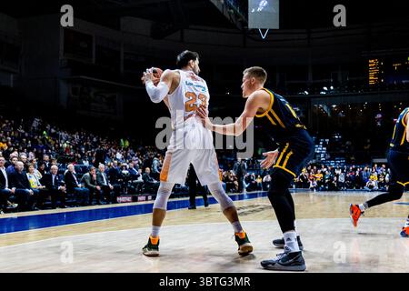 11 ottobre 2019, Mosca, Russia: Tornike Shengelia, 23° di Kirolbet Baskonia in azione contro Khimki Mosca durante la partita di apertura dell'Eurolega turca della stagione 2019-2020..Khimki Mosca ha battuto Kirolbet Baskonia Vitoria Gasteiz: 79-76 (immagine di credito: © Nicholas Muller/SOPA Images via ZUMA Wire) Foto Stock