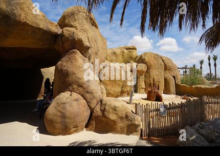 Il Midbarium o "Desertarium", anche il Jack, Joseph e Morton Mandel Animal Park, è uno zoo nel deserto e un parco divertimenti ai margini del deserto Foto Stock