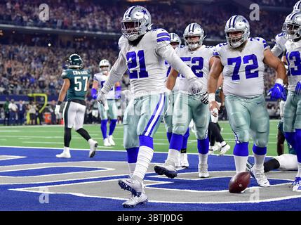 Ottobre 20th, 2019:.Dallas Cowboys running back Ezechiele Elliott (21) celebra come egli irrompe in per un touchdown durante un'NFL partita di calcio tra Philadelphia Eagles e Dallas Cowboys di AT&T Stadium di Arlington, Texas. .Manny Flores/CSM Foto Stock