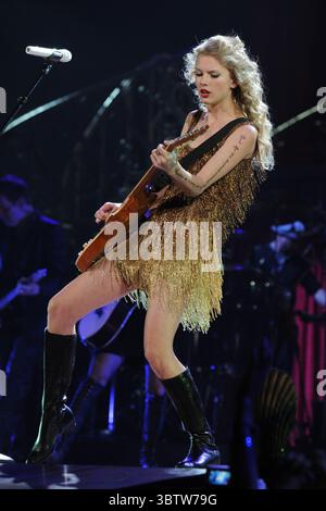 COLUMBUS, OH , FL - 7 GIUGNO: Taylor Swift si esibisce alla Nationwide Arena il 7 giugno 2011 a Columbus, Ohio... persone: Taylor Swift (Credit Image: © SMG via ZUMA Wire) Foto Stock