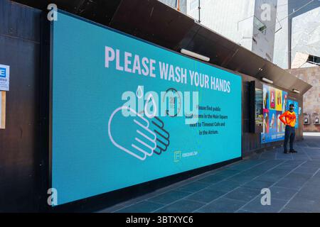 11 ottobre 2020: Melbourne, Australia - 10 ottobre 2020: Federation Square a Melbourne è tranquilla e vuota durante la pandemia di Coronavirus e il relativo blocco. (Immagine di credito: © Chris Putnam/ZUMA Wire) Foto Stock