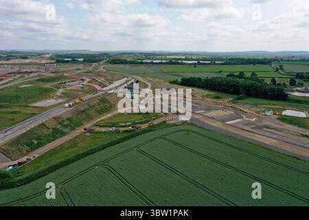 Lavori di costruzione del ponte sulla ferrovia HS2 presso il sito di North Calvert West Street, tra Bicester e Winslow, giugno 2025 Foto Stock