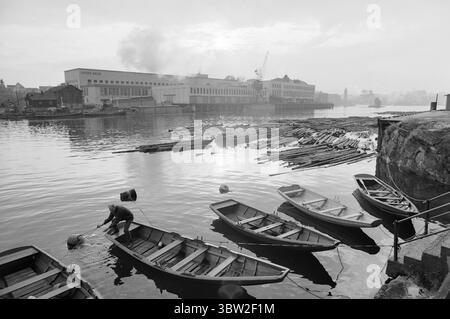 Attualmente 23-1-1969 : profitto soprattutto.l'assemblea generale dell'Unione, COME ha fatto approvare la proposta dell'avvocato Sigbjørn Mustad di trasferire 10 milioni di corone delle riserve del gruppo nelle tasche private degli azionisti. I 10 milioni sono esentasse e saranno pagati agli azionisti nell'arco di cinque anni. Allo stesso tempo, si risparmiano sugli impianti e sulle attrezzature per i lavoratori. Foto: Per Ervik / Current / NTB ***FOTO NON ELABORATA*** *il testo è tradotto automaticamente* Foto Stock