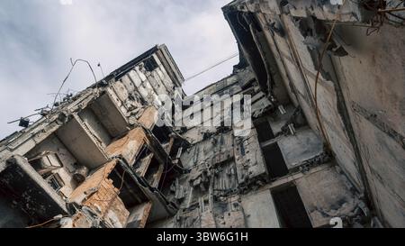 Ha distrutto e bruciato case nella città in Ucraina Foto Stock