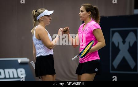 9 novembre 2020, Linz, AUSTRIA: La Germania Julia Wachaczyk gioca il doppio con Laura Ioana Paar al torneo internazionale di tennis femminile di Linz WTA 2020 dell'alta Austria (immagine di credito: © Rob Prange/AFP7 via ZUMA Wire) Foto Stock