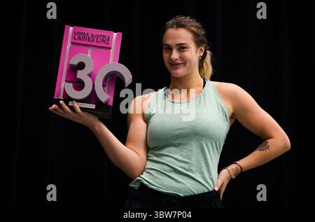 15 novembre 2020, Linz, AUSTRIA: La Bielorussia Aryna Sabalenka si posa con il trofeo delle campionesse del torneo internazionale di tennis femminile dell'alta Austria 2020 WTA (immagine di credito: © Rob Prange/AFP7 via ZUMA Wire) Foto Stock
